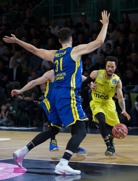 击中成为制 击中成为制